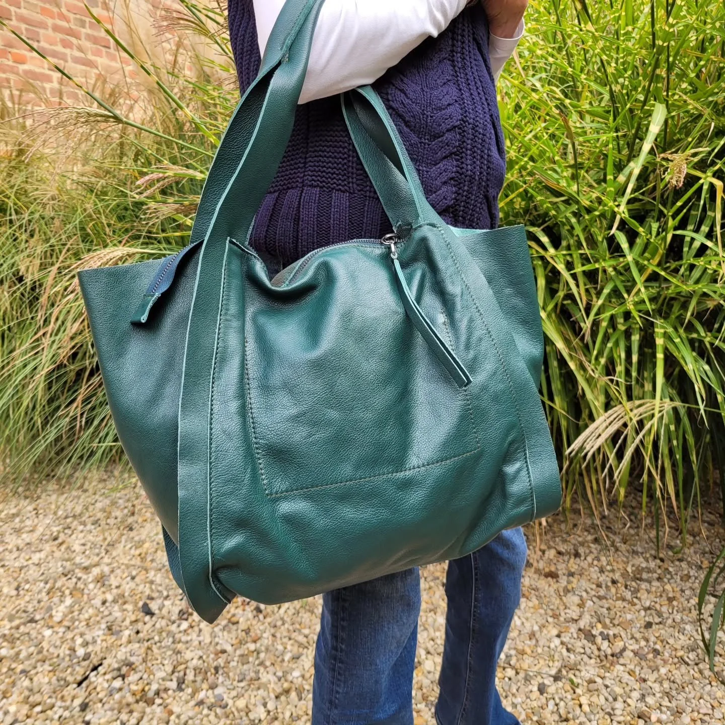 Deze tas in soepel leer is ook verkrijgbaar in donker bruin, en bordeaux rood. &euro;119.95 Biba Barcelona  #steenwegsittard #parkeerplaatssteenwegbereikbaar