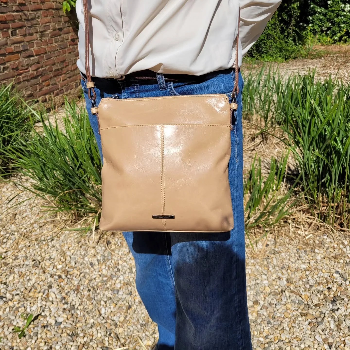 Verras moeder met een nieuwe tas voor moederdag! Deze van Claudio Ferrici &euro;149.=#steenwegsittard #parkeerplaatssteenwegbereikbaar