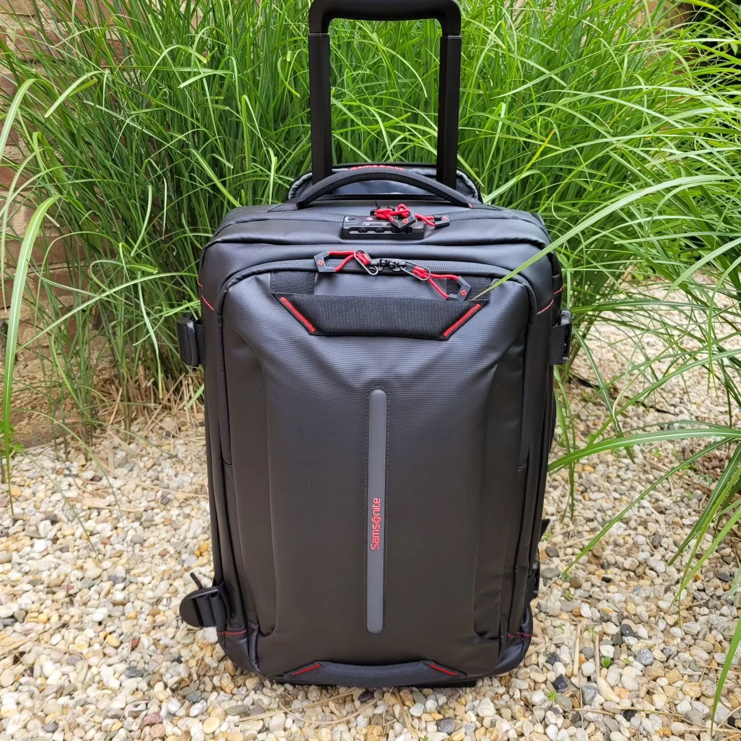 Coated handbagage trolley van Samsonite &euro;229.=
Hemelvaartsdag zijn wij gesloten maar vrijdag staan wij weer va. 10.00uur voor je klaar!