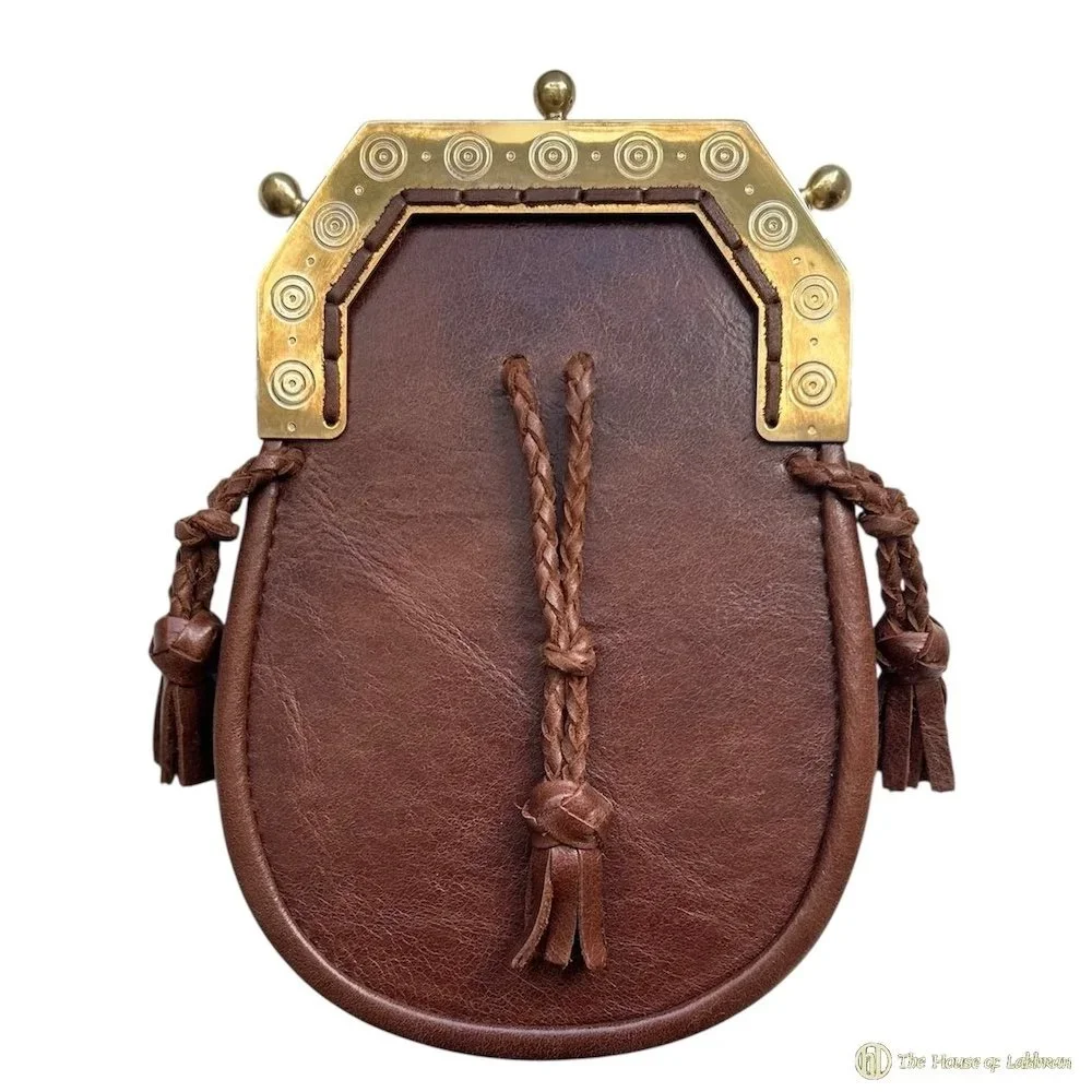 Jacobite Scottish+18th+Century+Style+-+Jacobite+Brass+Cantle+Bullseye+Sporran(1).jpg (Copy)