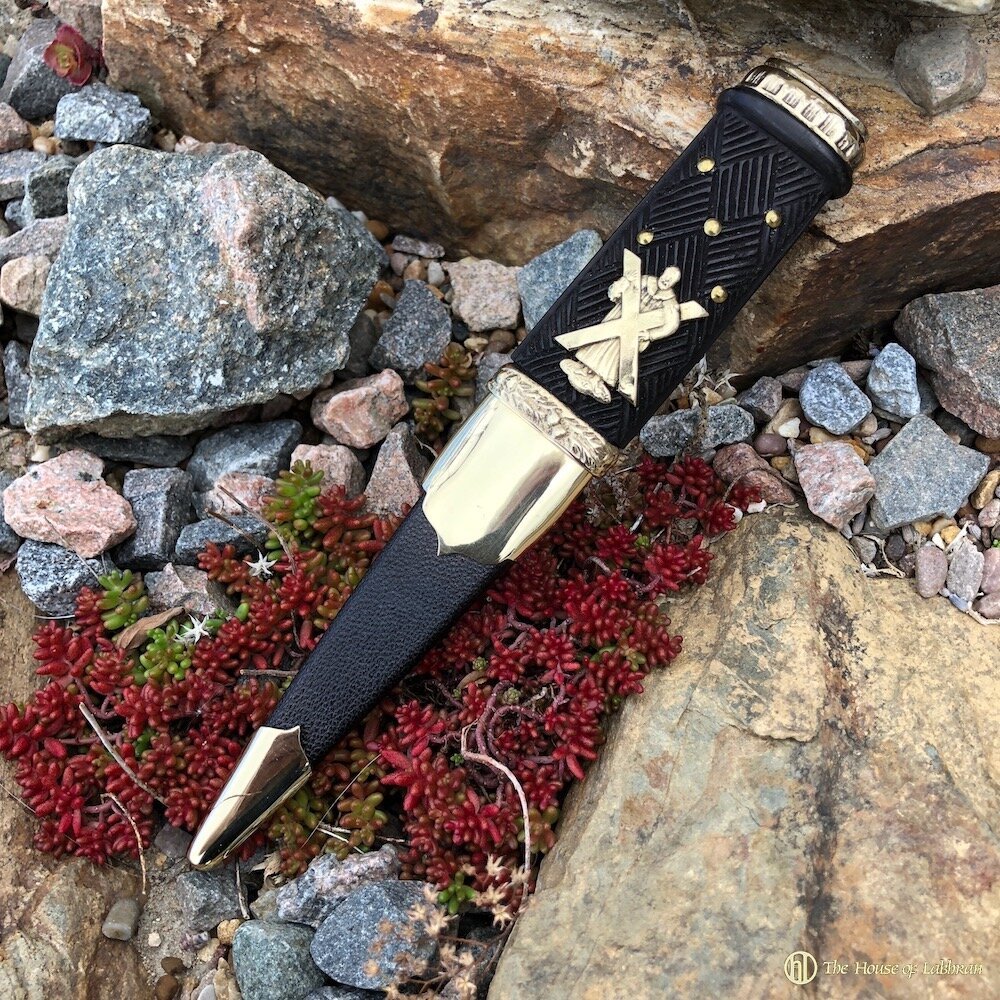 stone-Black-Watch-Brass-Regimental-Sgian-Dubh.jpg