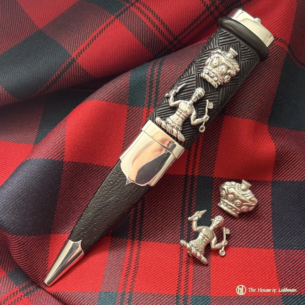 Atholl Highlanders Silver Regimental Sgian Dubh & Bonnet Badge