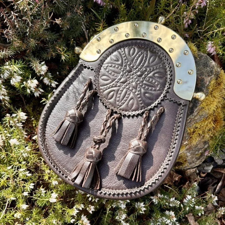 Edwardian Pattern Brass Cantle Style