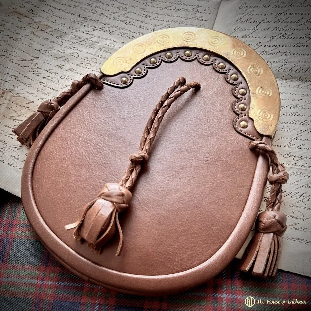 Scottish 18th-19th Century Style Brass Cantle Bullseye Sporran