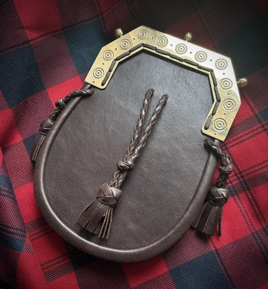 Scottish 18th Century Style - Jacobite Brass Cantle Bullseye Sporran