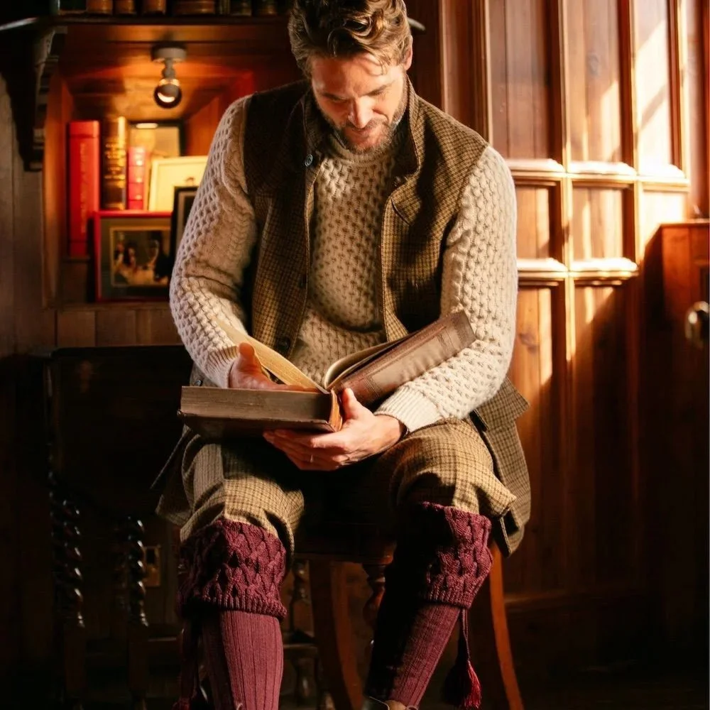 house-of-cheviot-rannoch-socks-mulberry-p392-2957_zoom.jpg