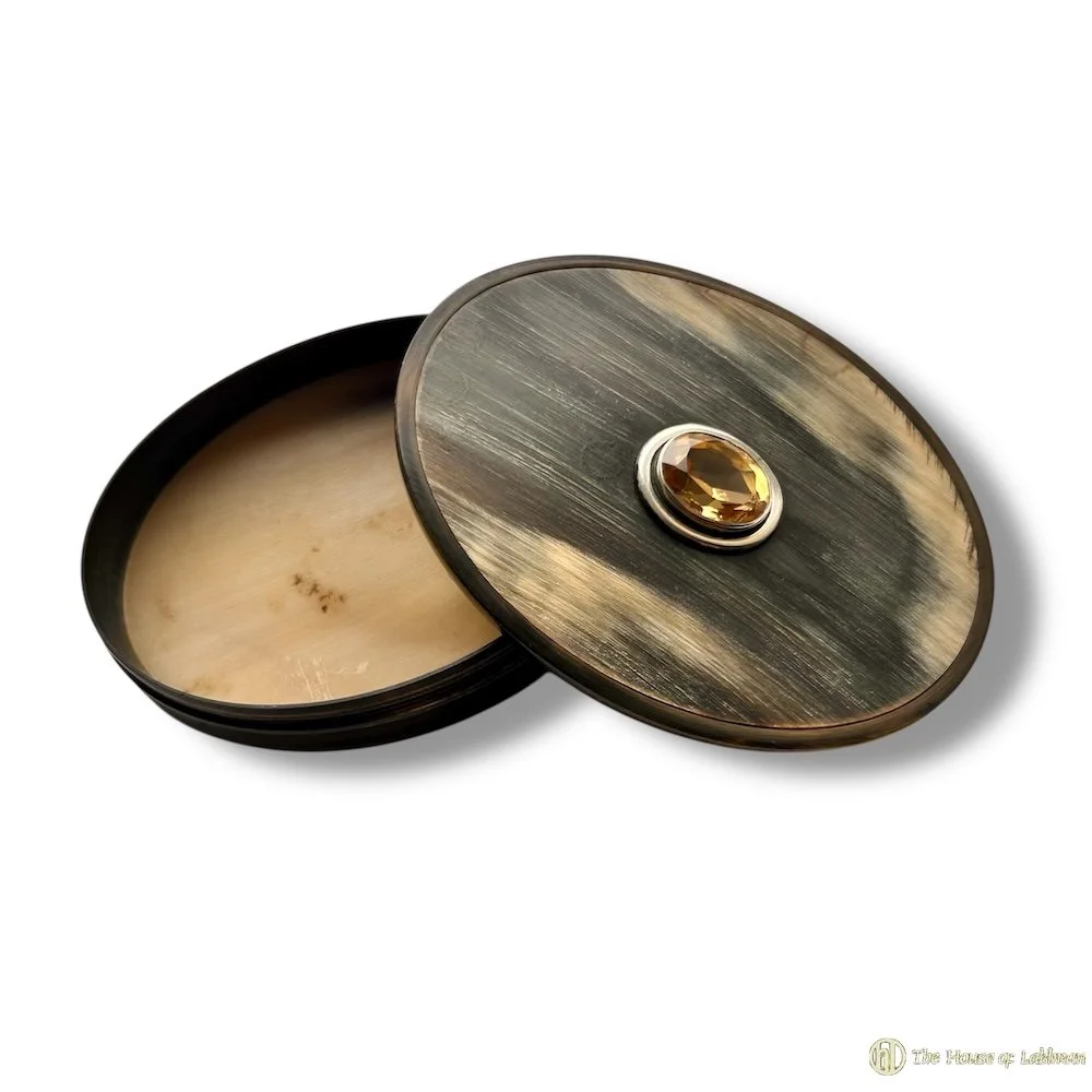 Antique Scottish Cairngorm Set Horn Snuff Box. .jpg