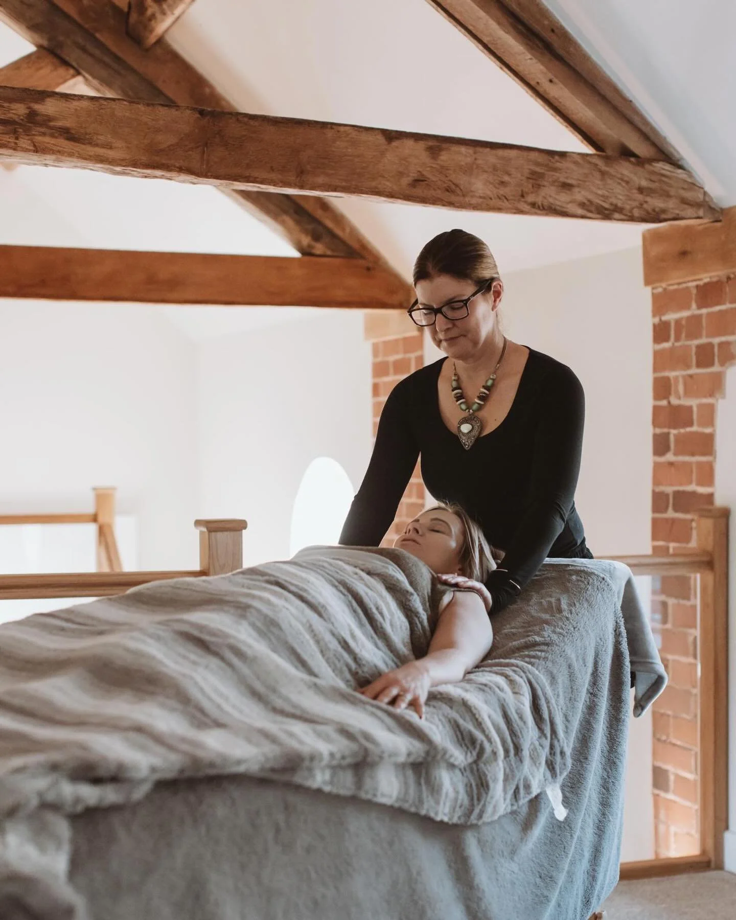 It&rsquo;s a weekend where the clocks change and we step into and embrace Spring.

Read my blog on Awakening with Reiki this spring 🍃

🔗 in my Link-tree 

Much love 
Tracy x

#spring #reiki #awakenthesoul #newblog