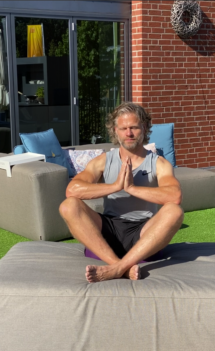 Yoga auf unseren Outdoormöbel