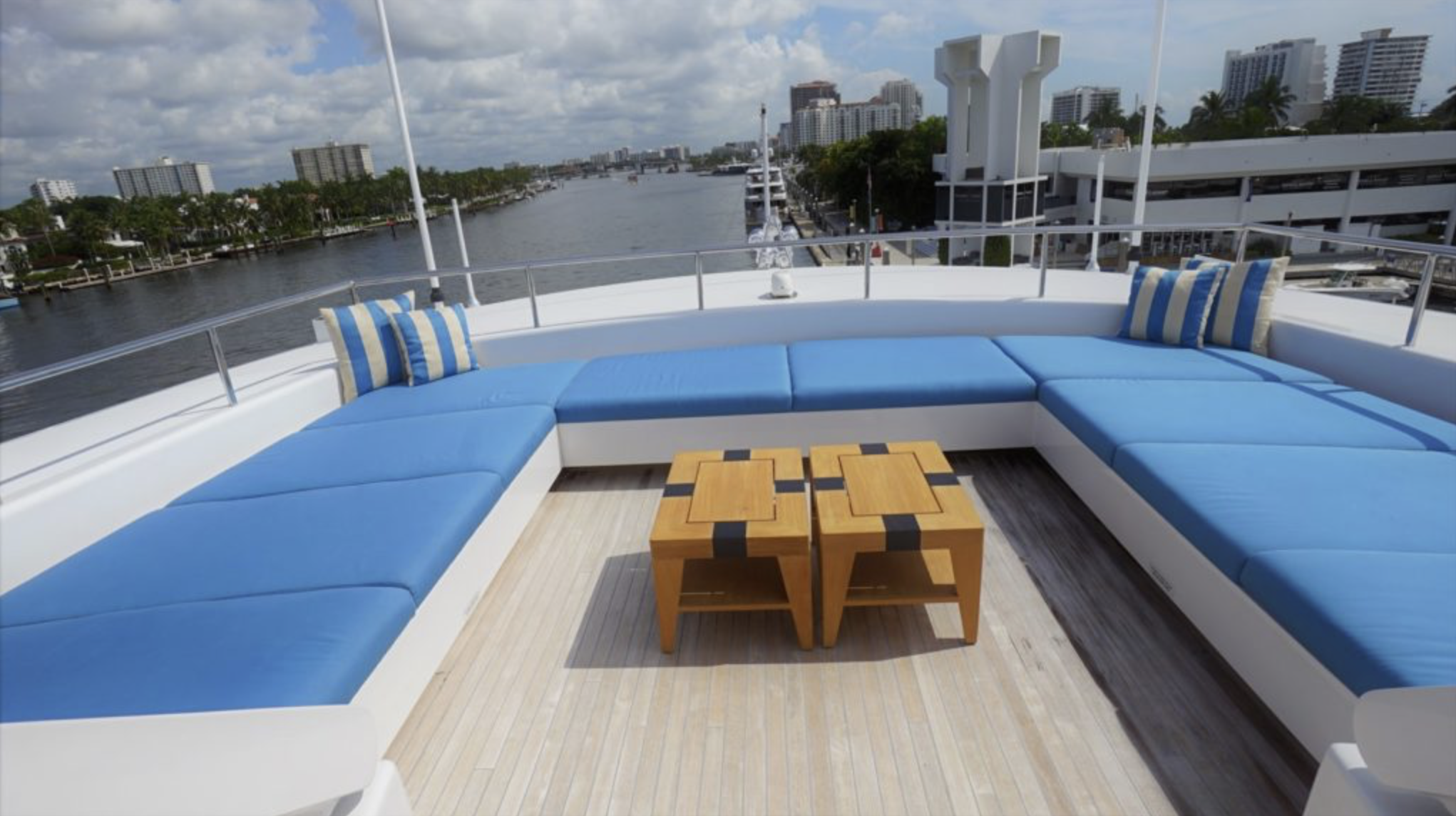 Marine Cushion Replacement for Motor Yachts and Superyachts: When, Why, and How