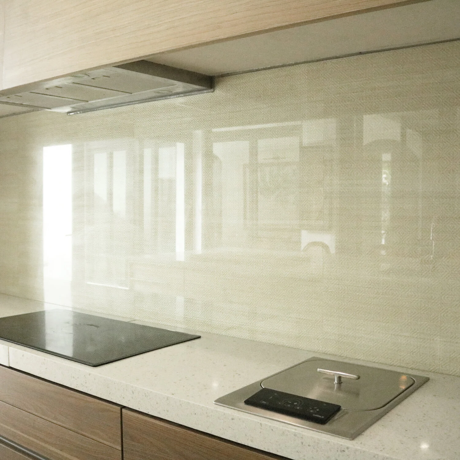 ABACA AND GLASS SPLASHBACK