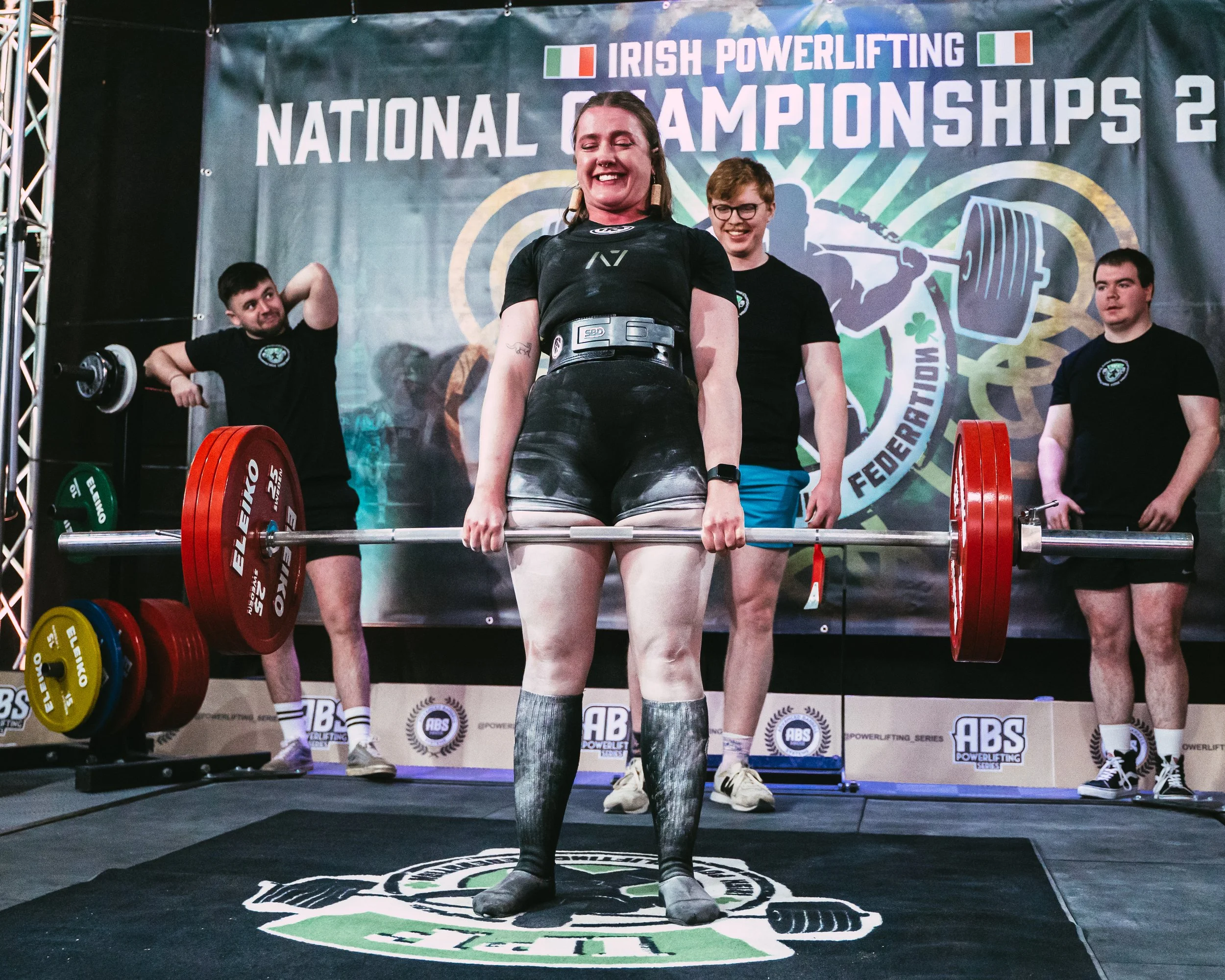 Implicit vs Explicit Loading Strategies 