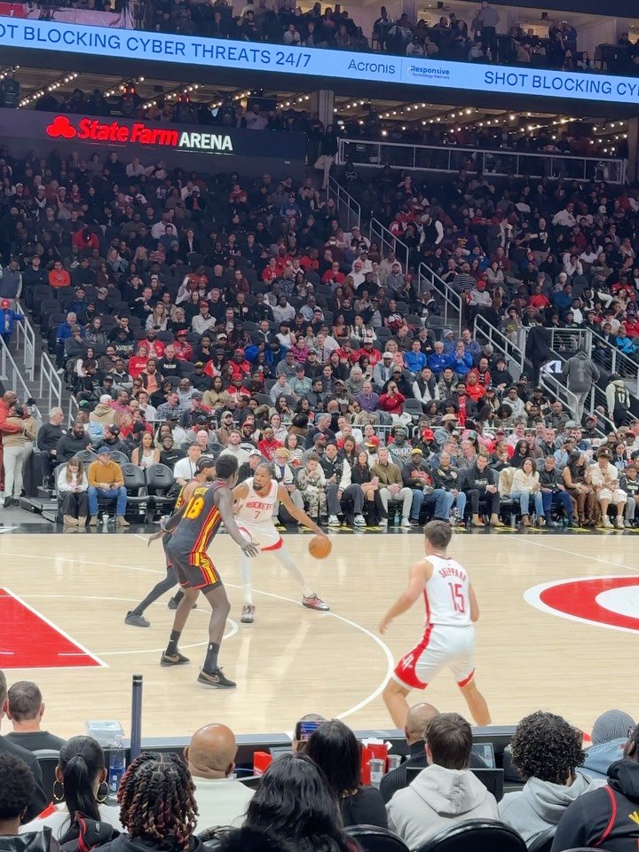 Dudelovesfood NBA tour coming next?? 👀 👀 

Views via @gametimeapp 

#hawks #rockets #nba