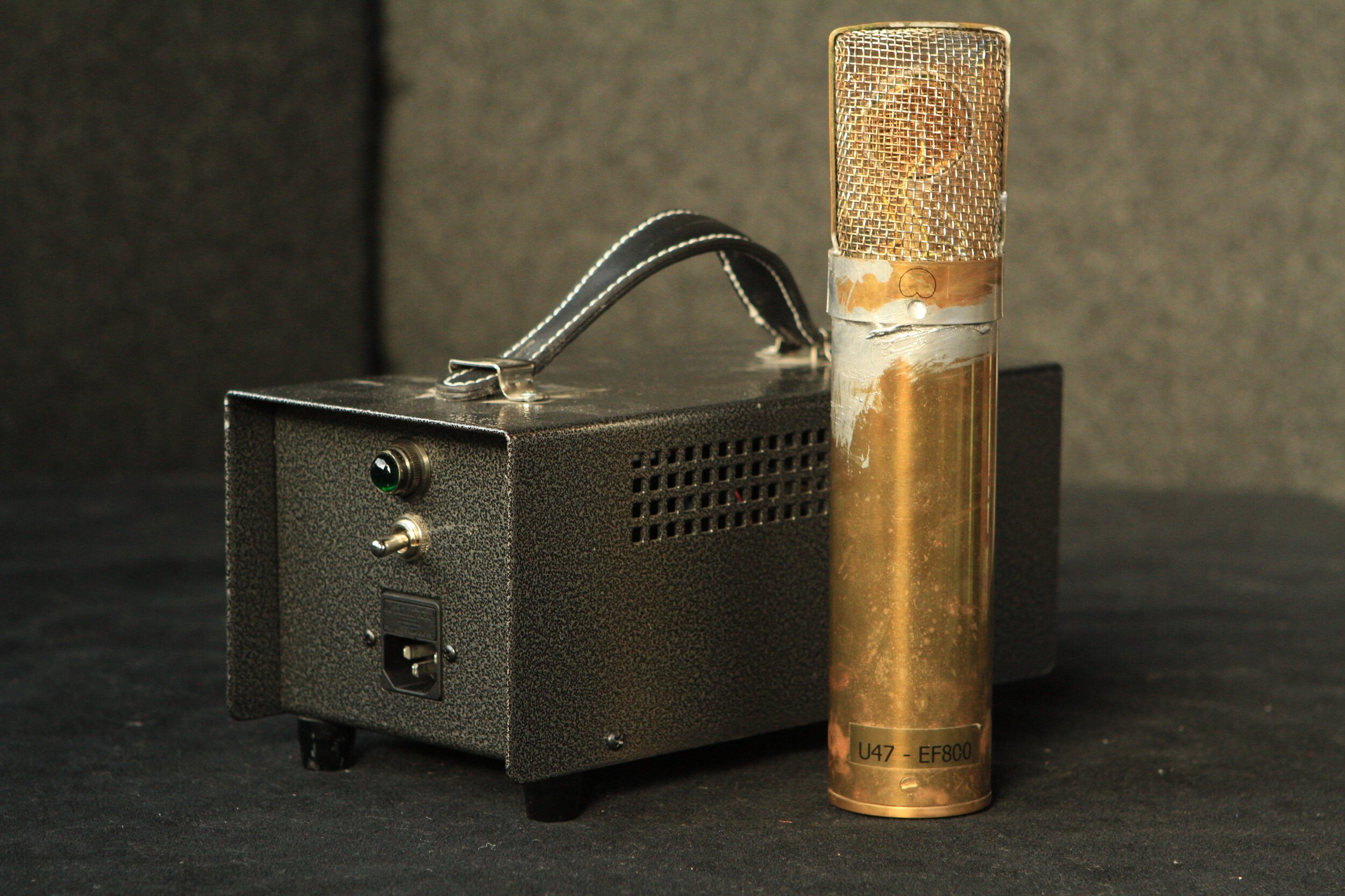 This mic build is based on ideas from the legendary Neumann U47, but differs significantly. It retains the tube bias method that avoids a cathode bypass cap and routes the heater current through the cathode resistor to stiffen the response. The tube