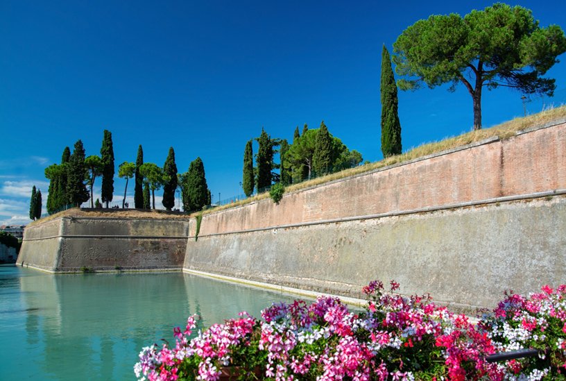 PESCHIERA DEL GARDA  |  ITALIA 