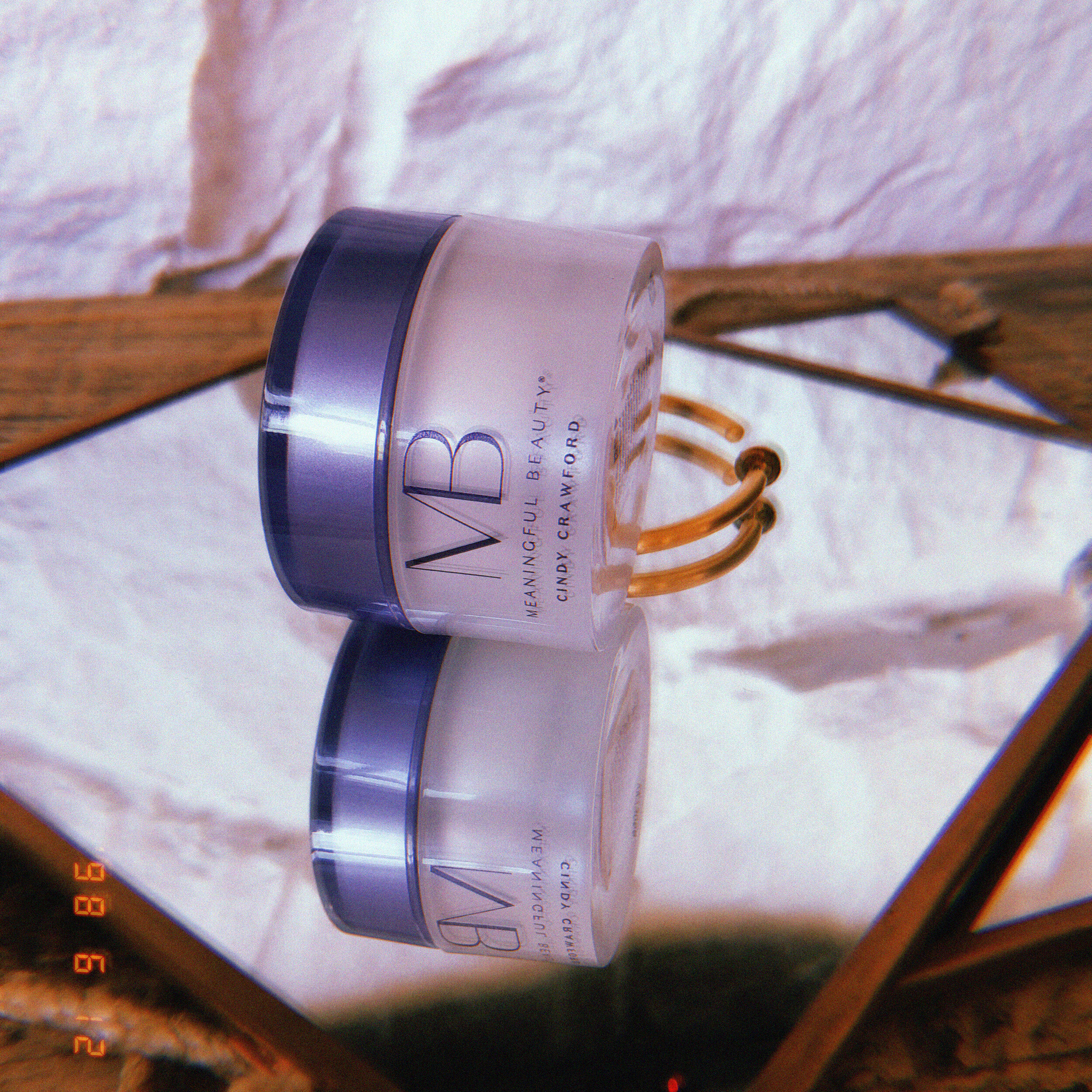 MeaningfulBeauty_CindyCrawford_Flatlay_015.jpg