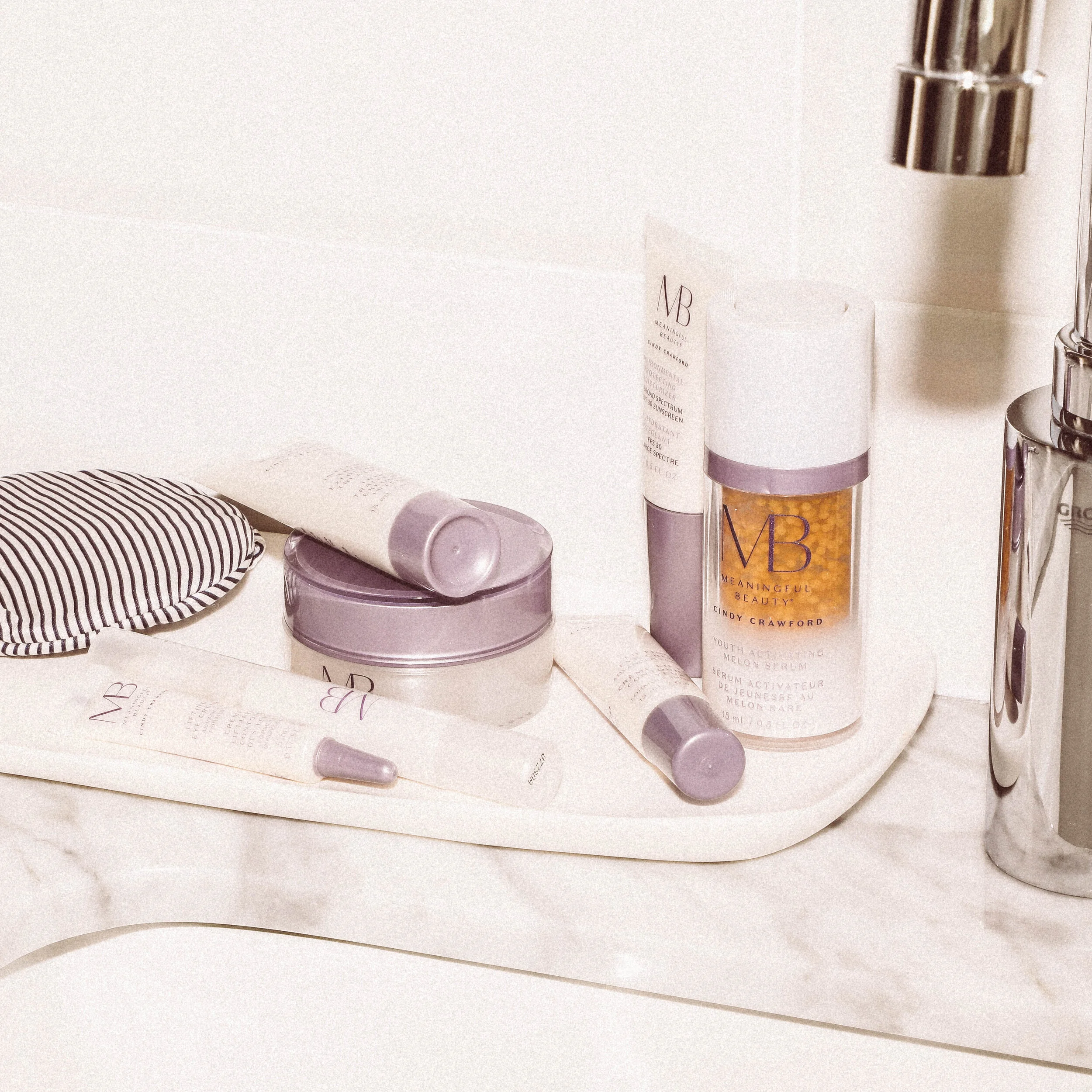 MeaningfulBeauty_CindyCrawford_Flatlay-025.jpg