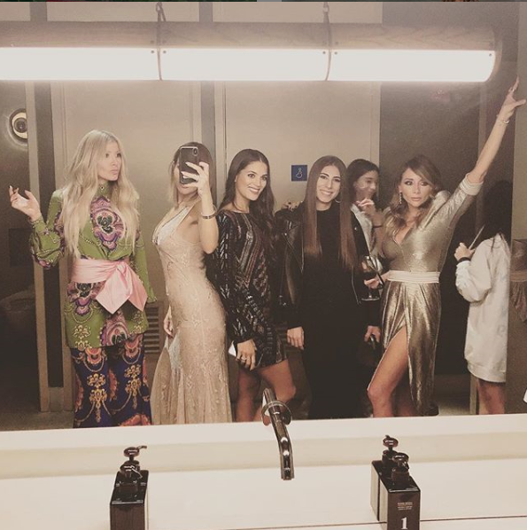 Fashionable Friends make the Best Friends 💥...