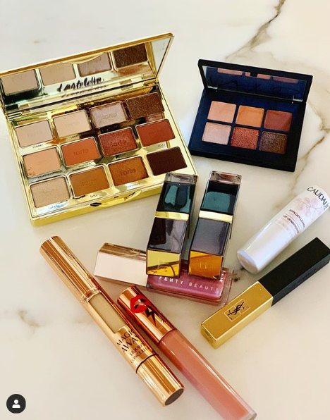 Thursday tips 💫💄💋 @tartecosmetics @narsissist @ysl @ctilburymakeup @tomford @fentybeauty it’s all about mix & match check my stories for more information #beyondbrooke #makeuplover #thursdaytips...