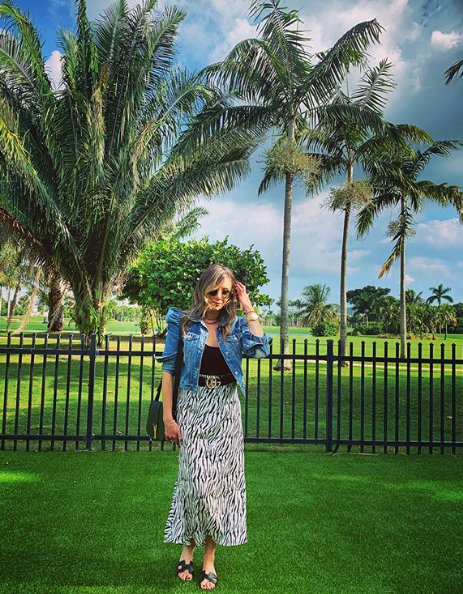 Loving my 🦓 skirt from @geebeauty 