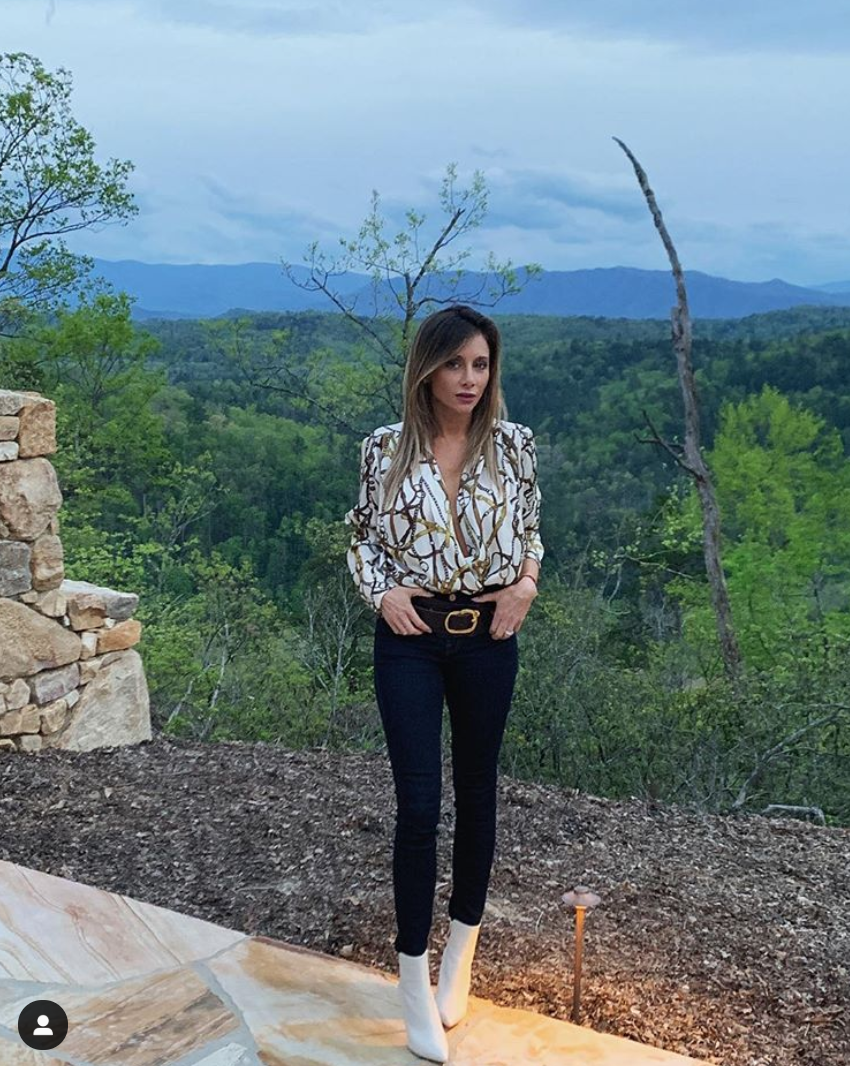 How I do the Smokey Mountains 🏔 Loving this magical spot...