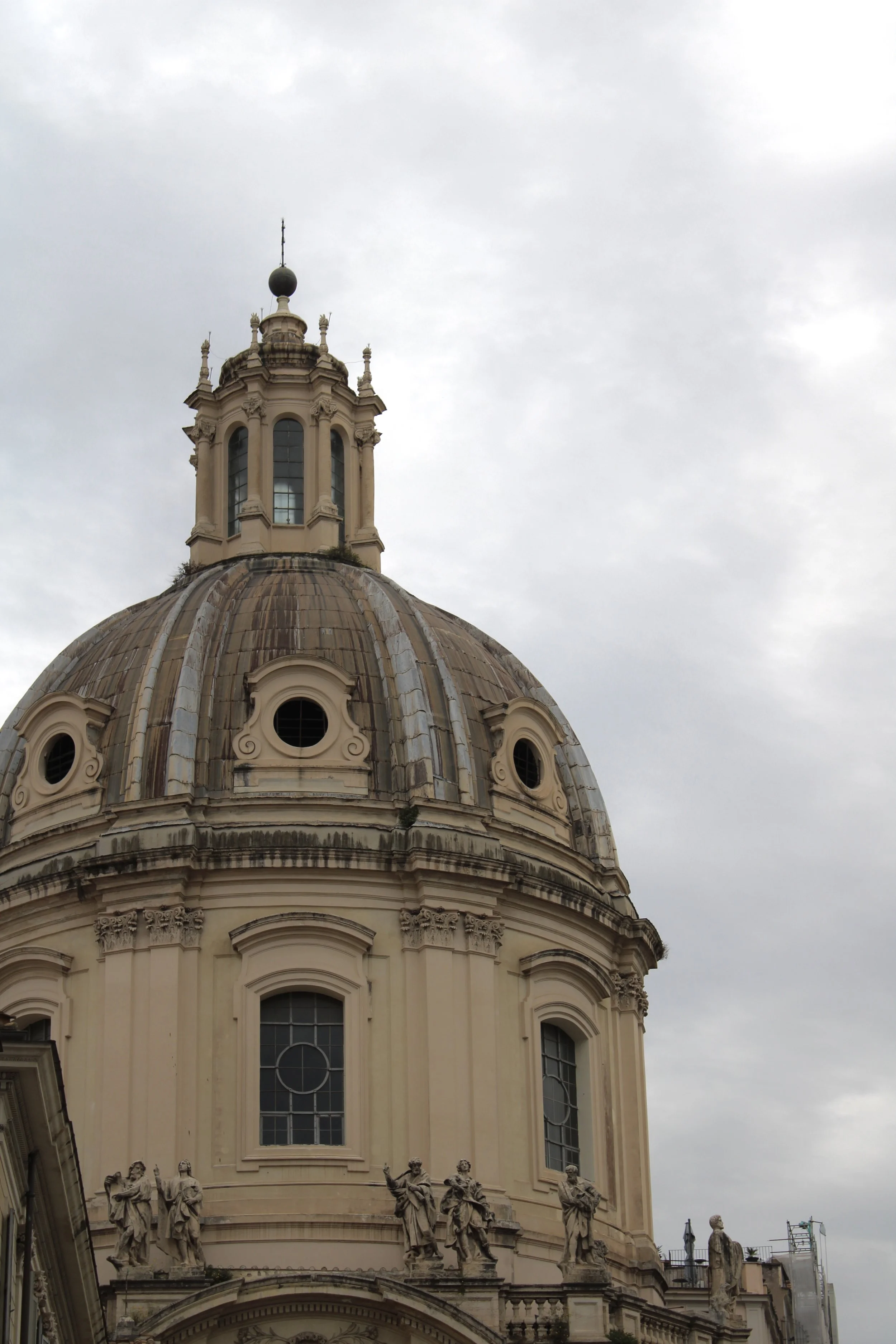 Walking through historic streets of Rome in one day