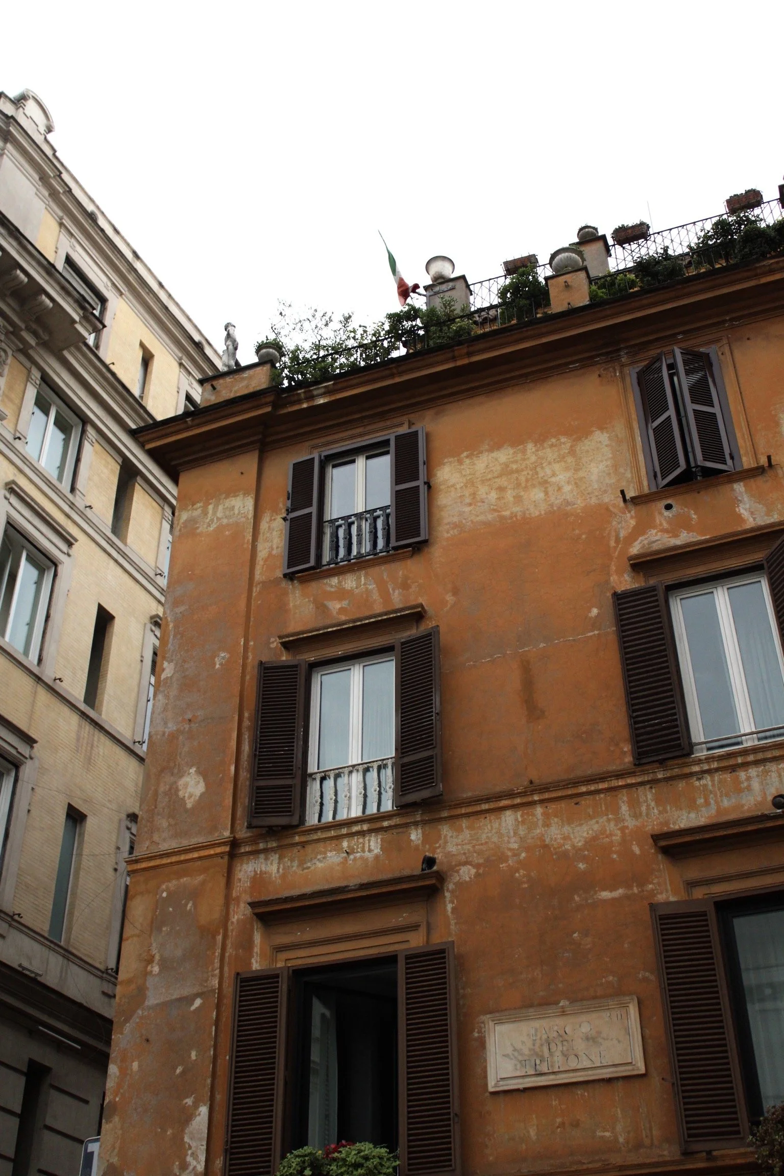 Walking through historic streets of Rome in one day