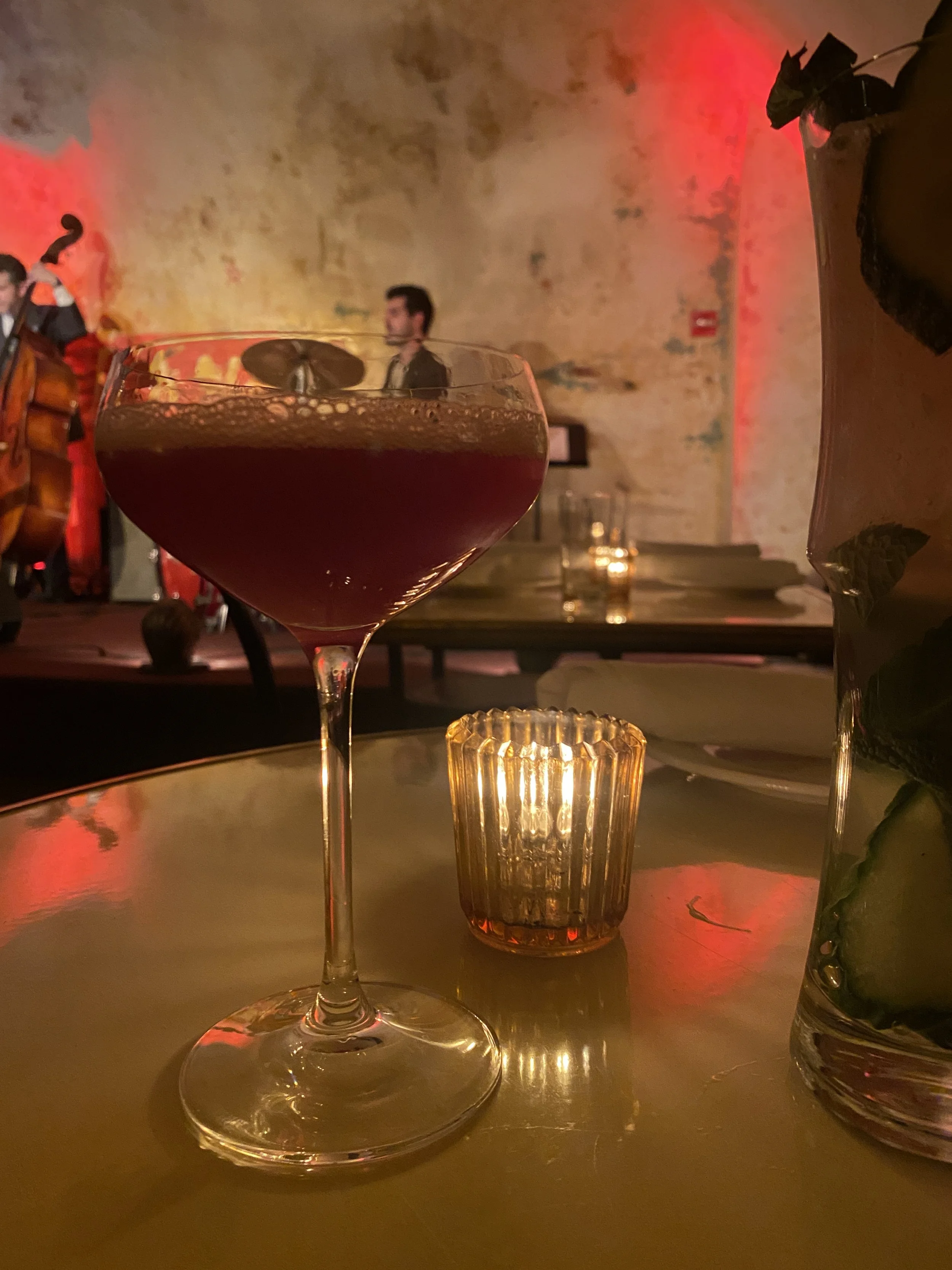 Cozy fall evening in New York City with cocktails, wine and a jazz bar
