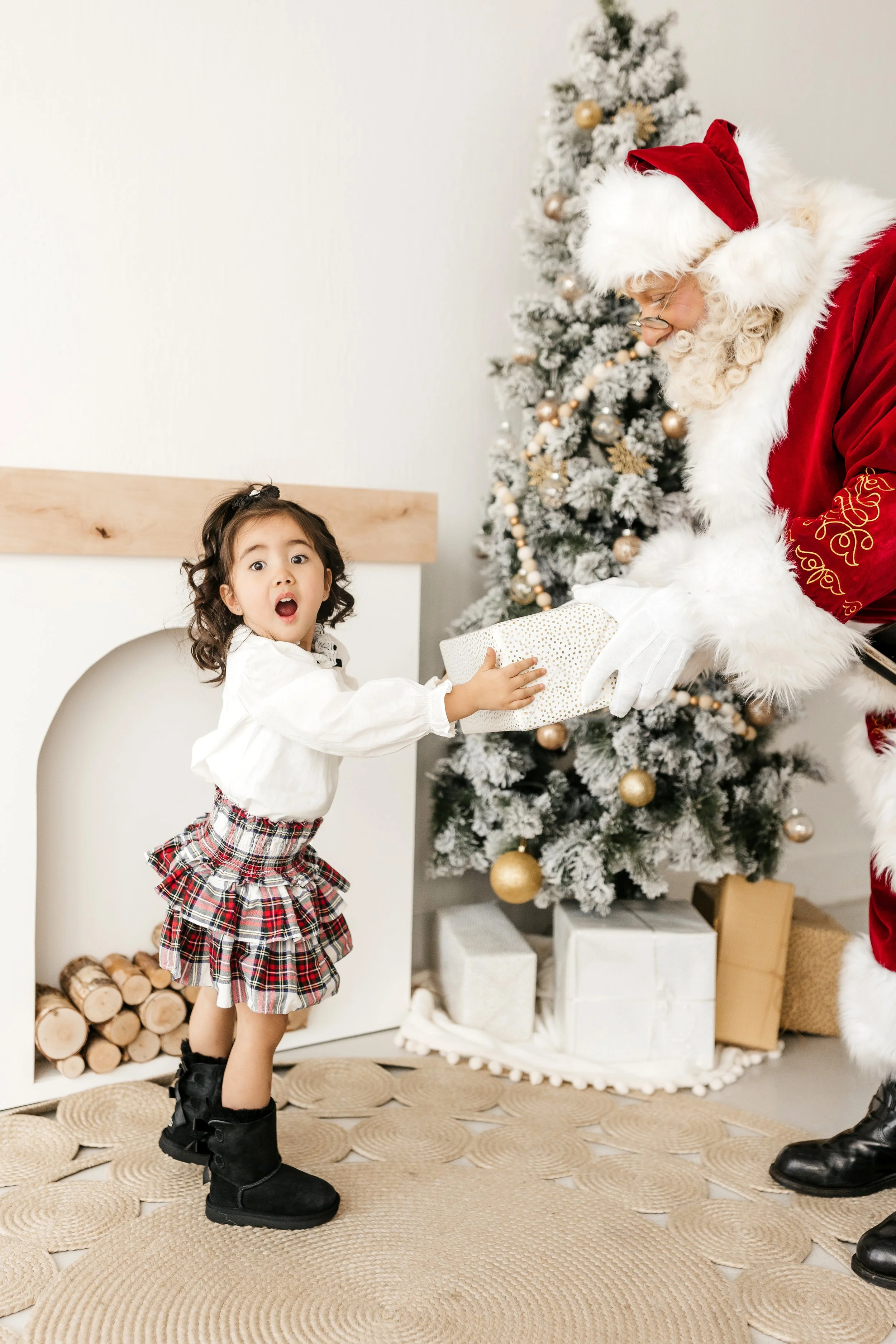 Santa Sneaks-17.jpeg