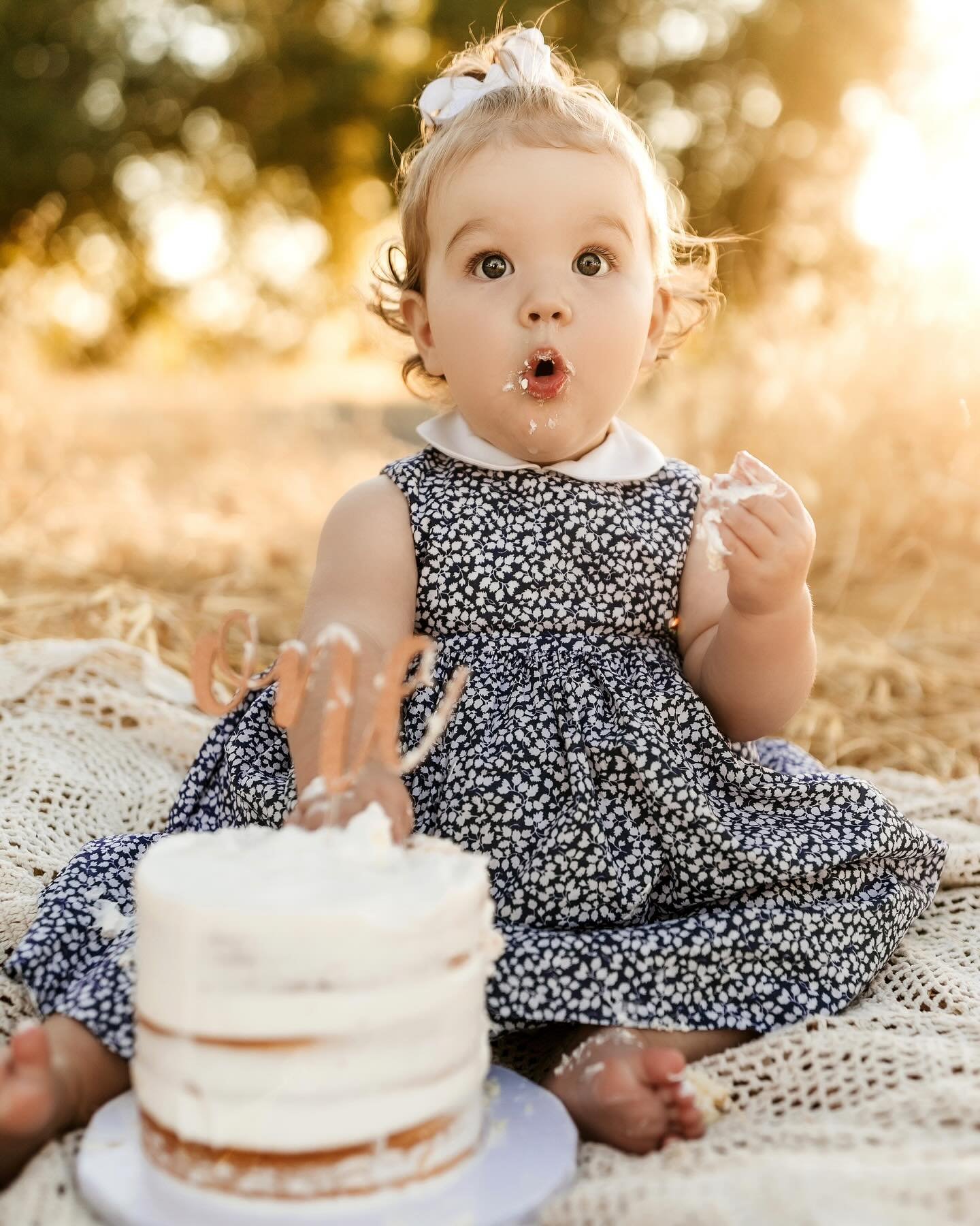 Sweet little Sophie turned one and I was so excited to photograph another milestone! I was blessed to capture her newborn photos, FRAMERS, and now her first birthday! Adore this darling family and looking forward to more moments together 💕