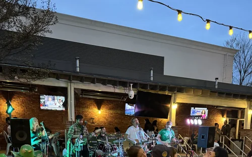 Live Music On The Lawn: Nine Times Around
