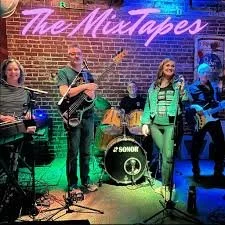 Live Music On The Lawn: The Mixtapes