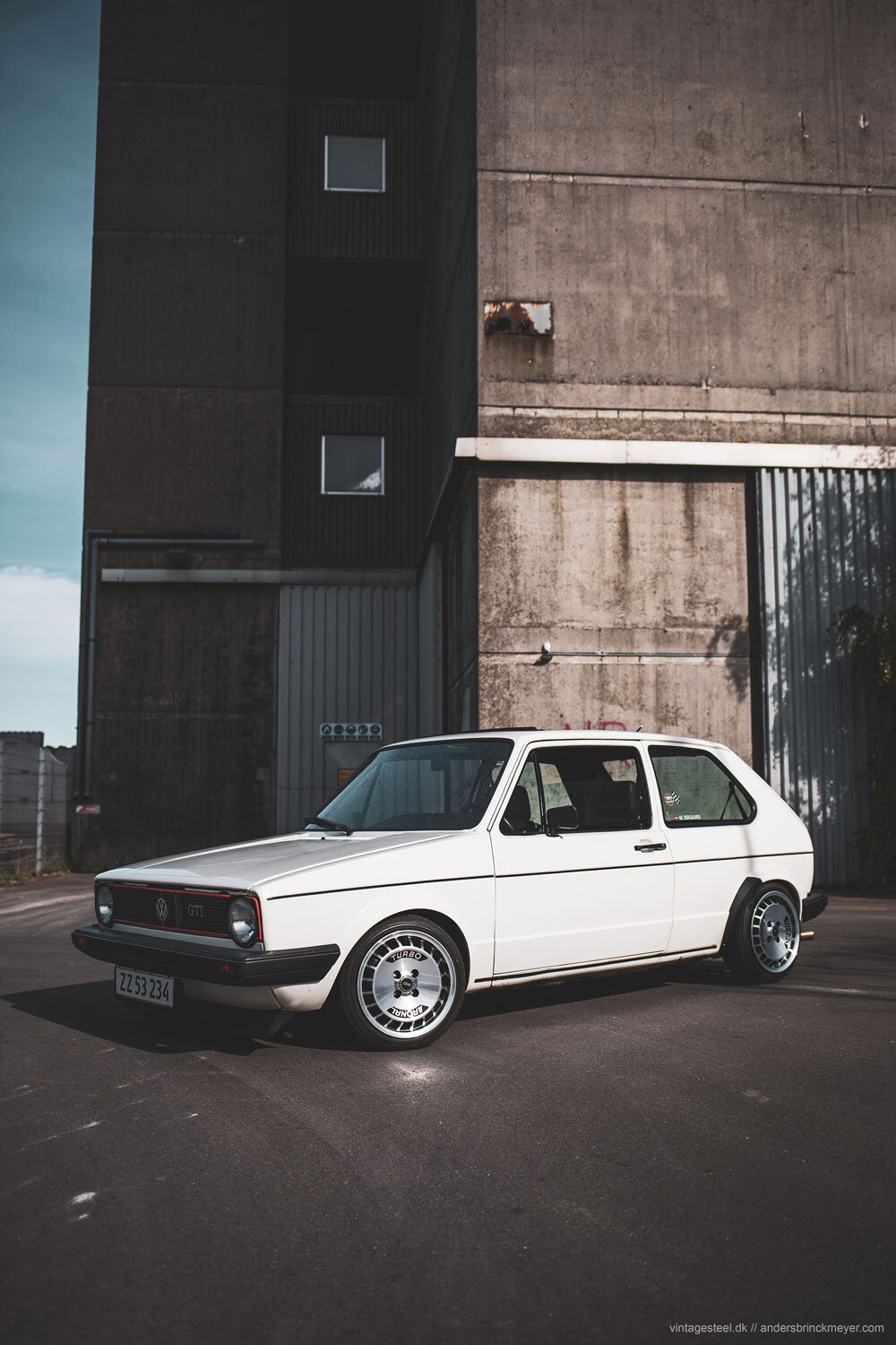 Volkswagen-Golf-mk1-GTI-1983-some.jpg