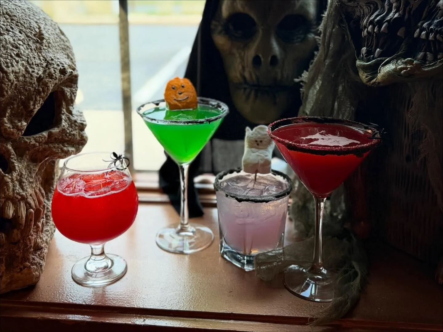 Come join us for our Halloween Monkey Mash tonight from 7:00&ndash;11:00! Sip on our spooky lineup &mdash; Poison Spider, Hocus Pocus, Witches Brew, and Vampire&rsquo;s Kiss &mdash; while you dance your heart out and let the magic take over 🕷️🩸🪄🎶
