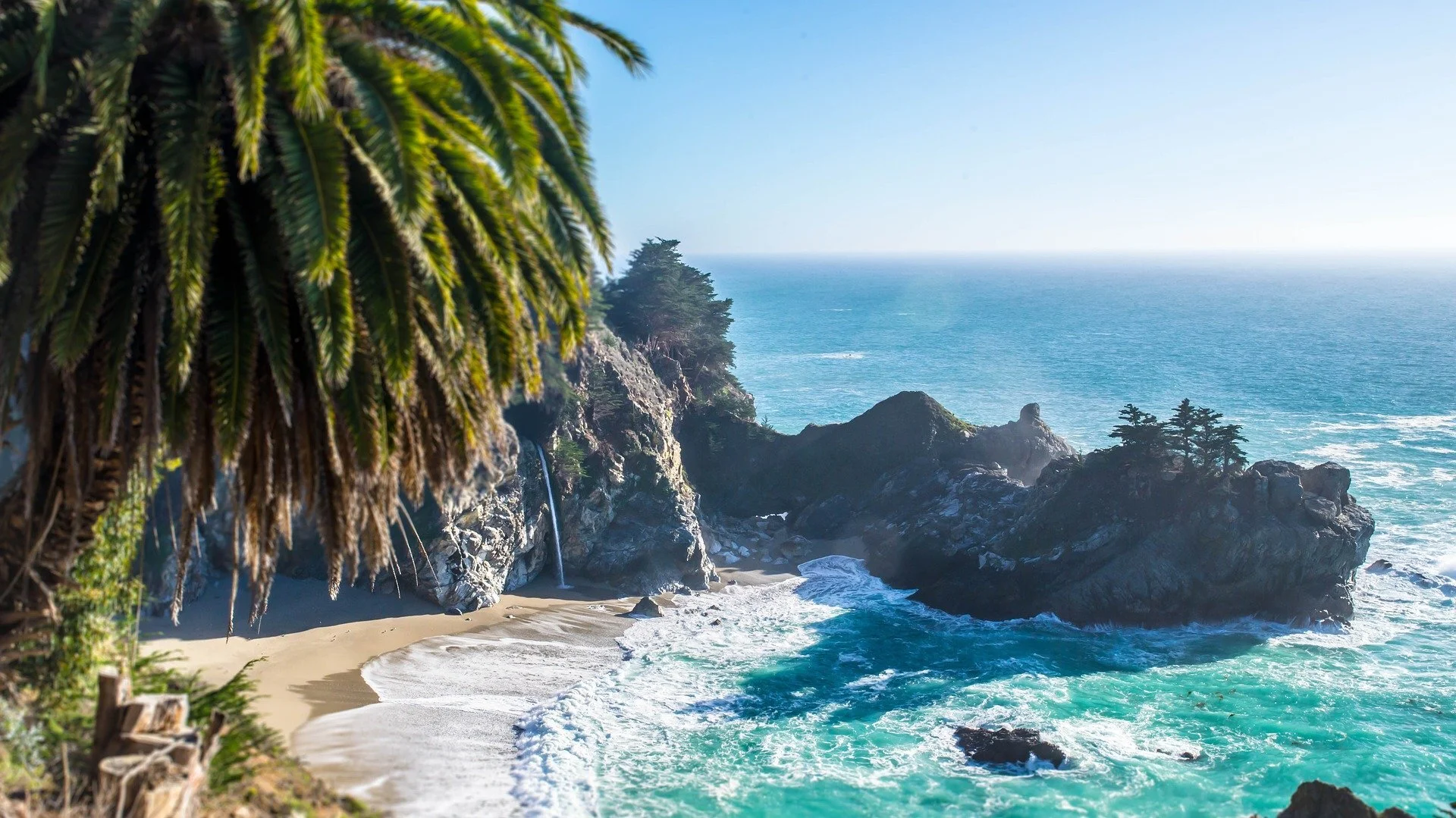 beach-801875_1920.jpg