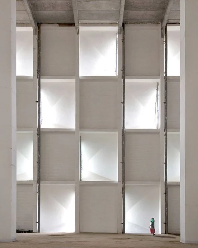 Soft light - warehouse Mumbai
.
.
.
#indiandesigners #indianarchitecture #warehouses #storage #nycdesigner #brooklyn #light #shadows