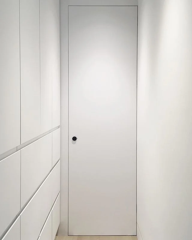 minimal door on the UWS .
.
.
#architecture #millwork #cabinetdesign #woodworking #interiordesign #instagood #interiorismo #custom #grid #architecturelovers #archilovers #interiors #moderndesign #modern #architecturephotography #gridphoto #gridwork #