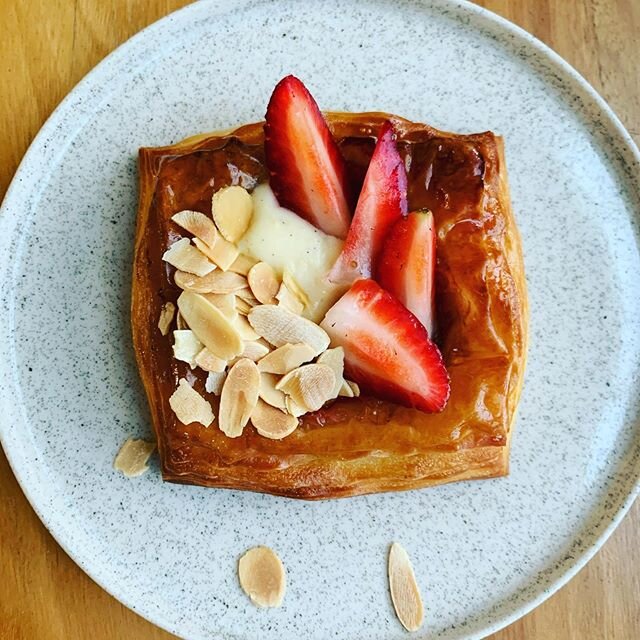 Organic Rhubarb and Strawberry danishes today! Available in both shops in limited quantities along with plenty of other weekend specials. 🍋 Yuzu curd doughnut will be available soon in Lawson shop only!!