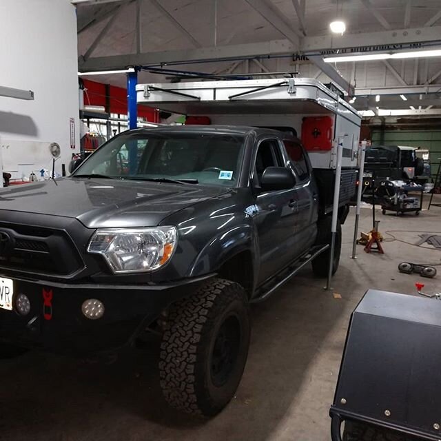 This was a fun Ford Ranger camper, to Tacoma flat bed conversion 🤣🤣