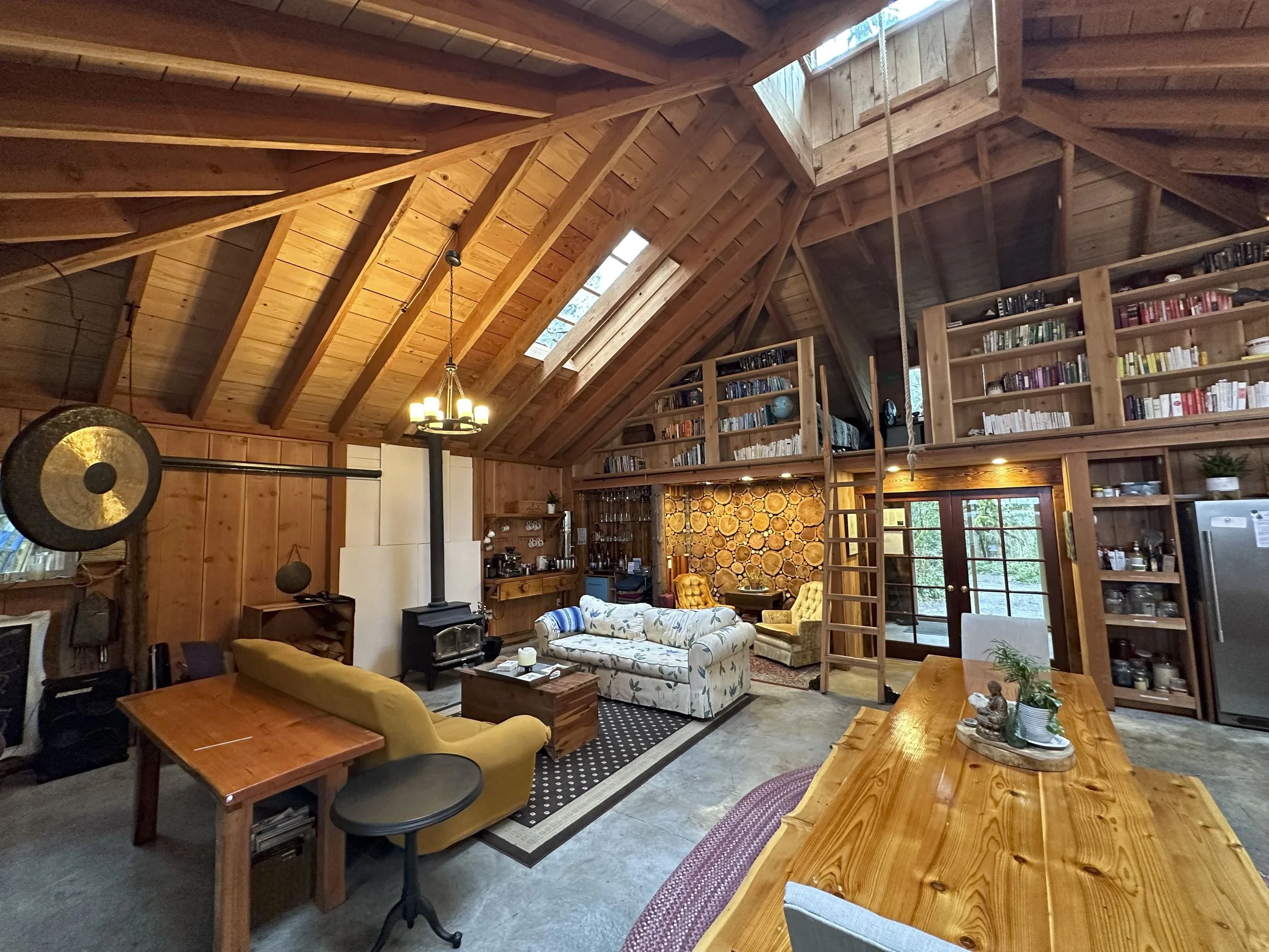 Communal Lodge Interior 2023 - 4.jpeg