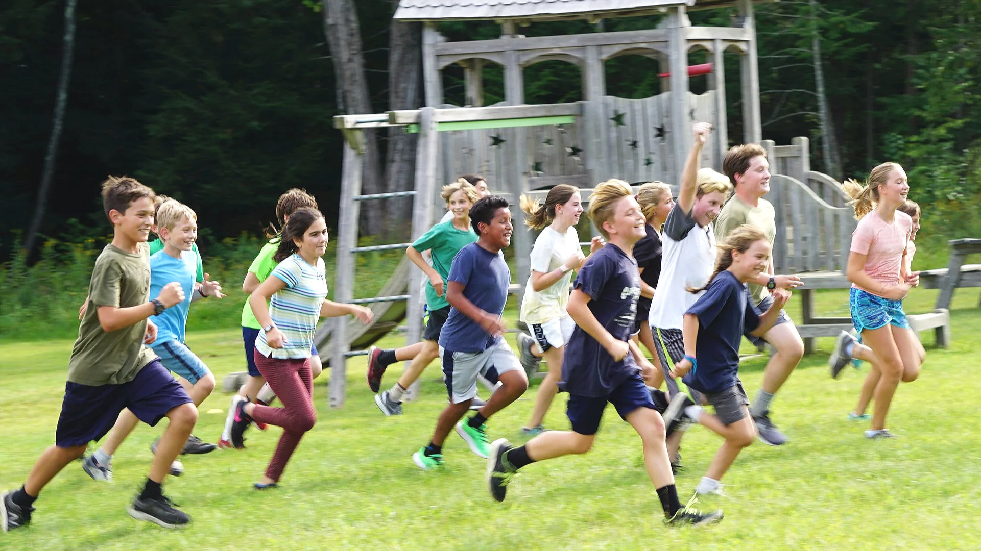 children running at Seacoast Waldorf School