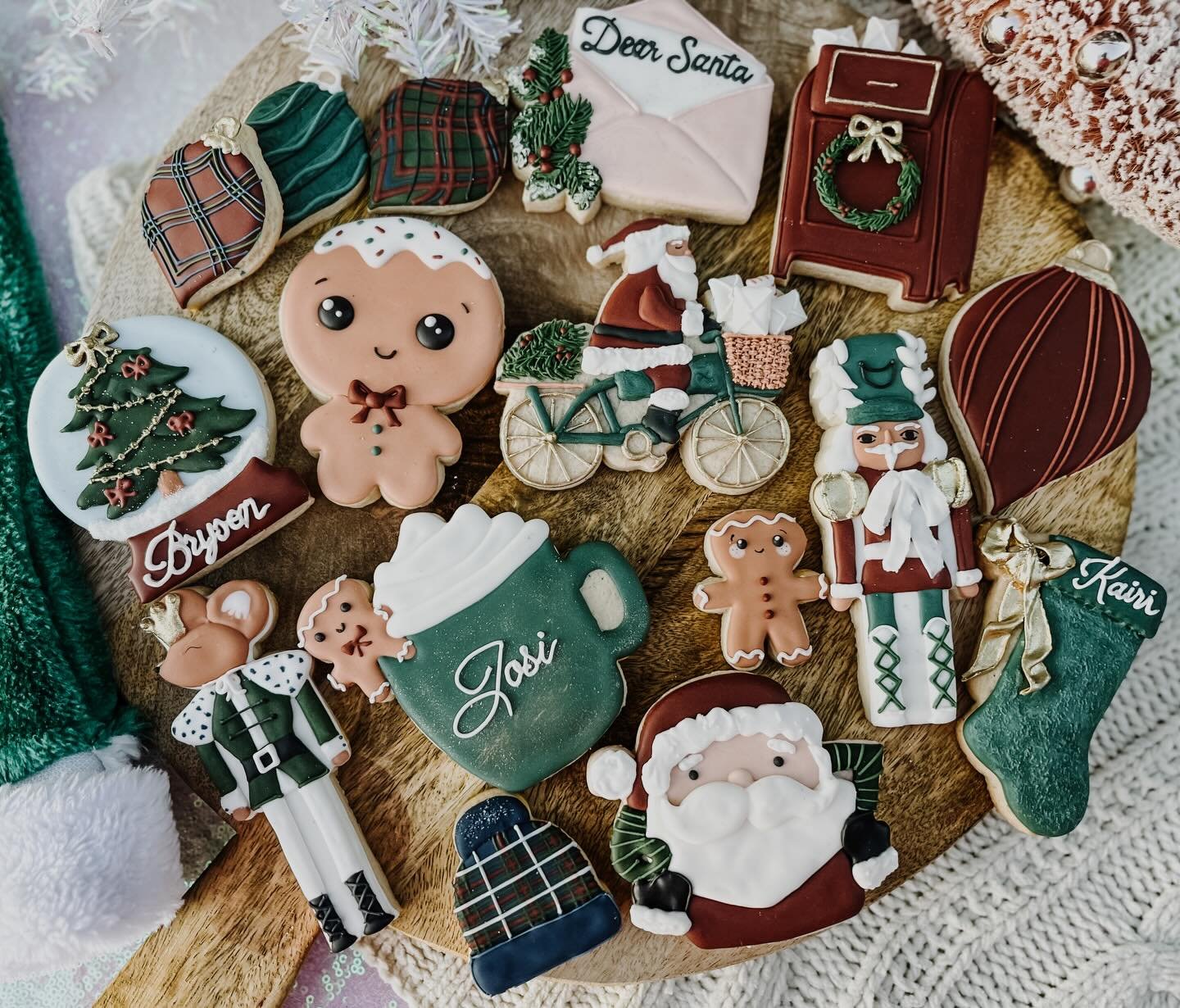 Wooooooo! The first cookie/macaron pick up day is almost over! Pick up by 7 PM tonight!

Also: please please please do not arrive early for pick up days without warning me lol If you&rsquo;re running early, shoot me a text, so I know to get your orde