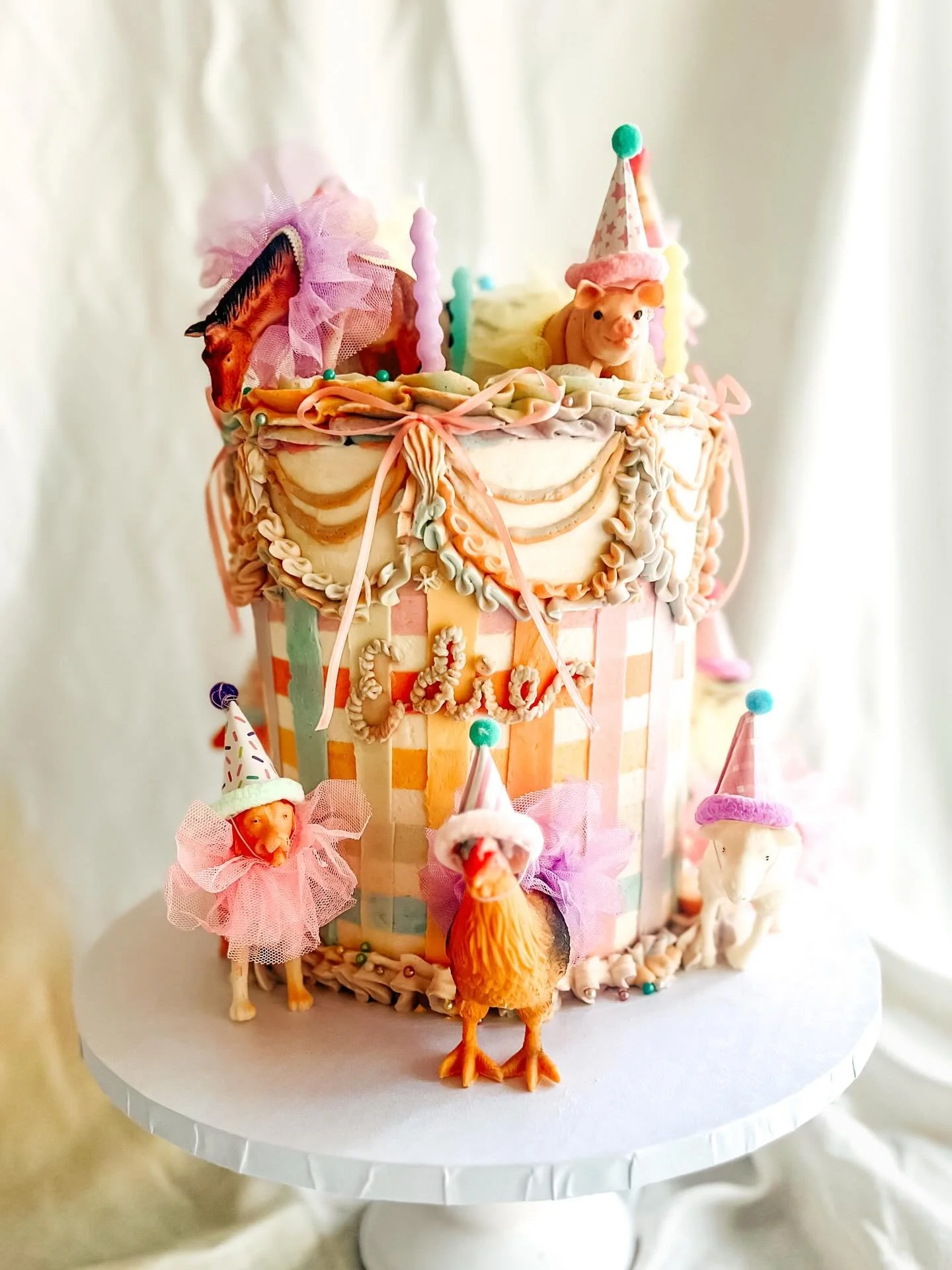 Needed some stills of this one on my page, too. These pics were taken like 15 seconds before I had to leave for delivery, but oh well. She&rsquo;s still cute 😊 

Giving major spring/Easter-y vibes, and I&rsquo;m soooo ready for it! Bring on the flow