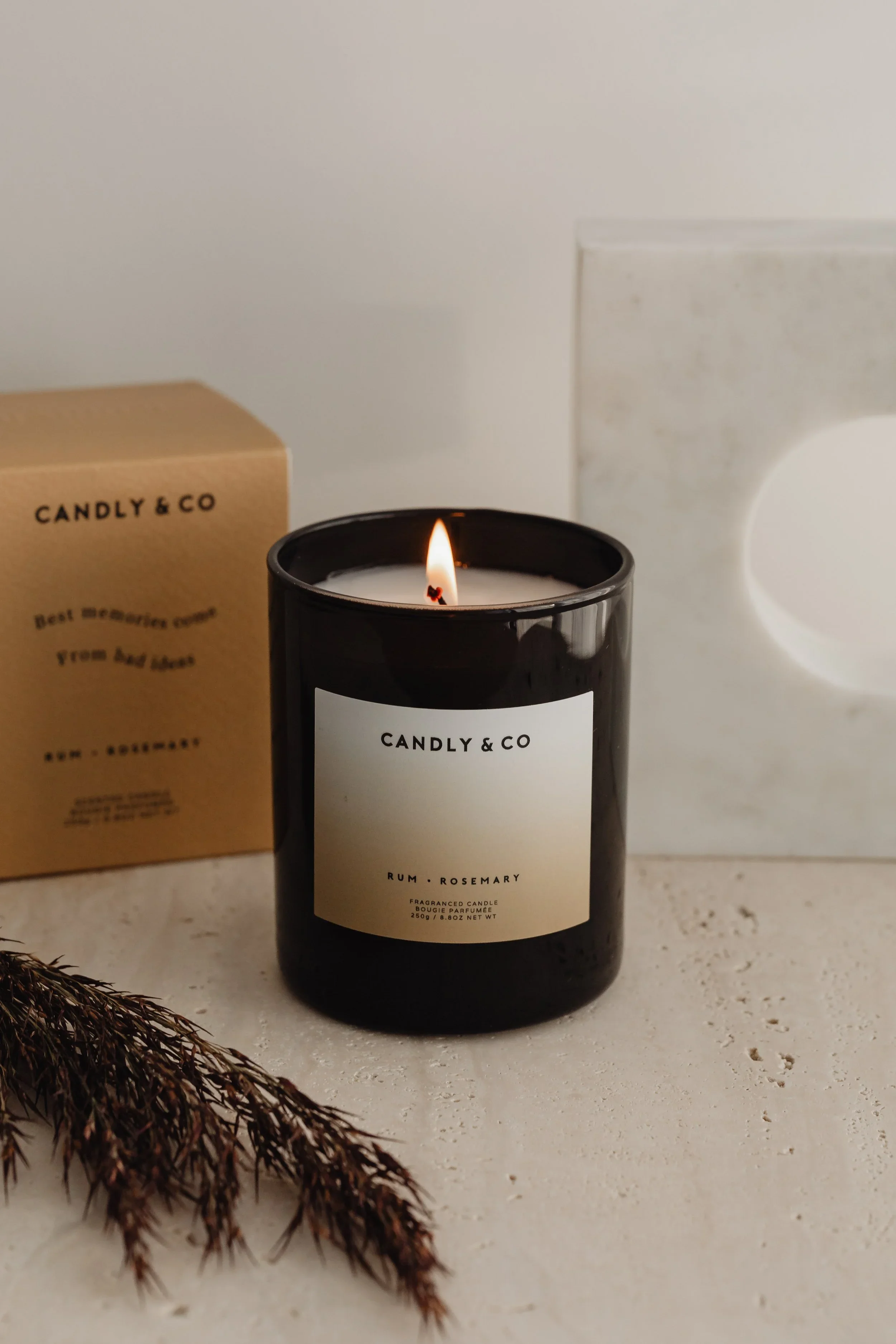 kaboompics_product-photography-candles-and-diffuser-fragrances-branding-packaging-29020.webp