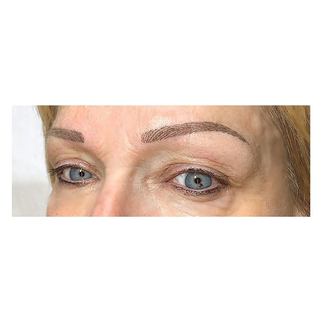 Maquillage Permanent des sourcils en Poil &agrave; Poil cicatris&eacute; et juste avant la retouche de finition pour parfaire 😍 
#maquillagepermanentlarochelle #larochelle #pmua #pmu #permanentmakeup #sourcils #eyebrows #dermopigmentation #tattoo #l