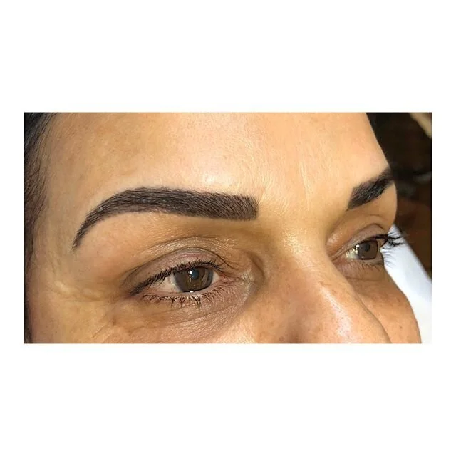 UN AN PLUS TARD...
Maquillage permanent des sourcils en poudr&eacute;, juste avant la s&eacute;ance d&rsquo;entretien annuel 
#maquillage #maquillagepermanent #larochelle #dermo #shading #brows #eyebrows #amiea #pmu #makeup
