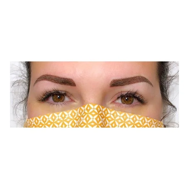 Maquillage Permanent des sourcils en poudré tout juste réalisé (perdra 30% d&rsquo;intensité à la retouche pour un effet plus naturel) 
Et la super pose d&rsquo;extension de cils d&rsquo; @esthetique_avenue 😍 
#maquillagepermanentlarochelle #la