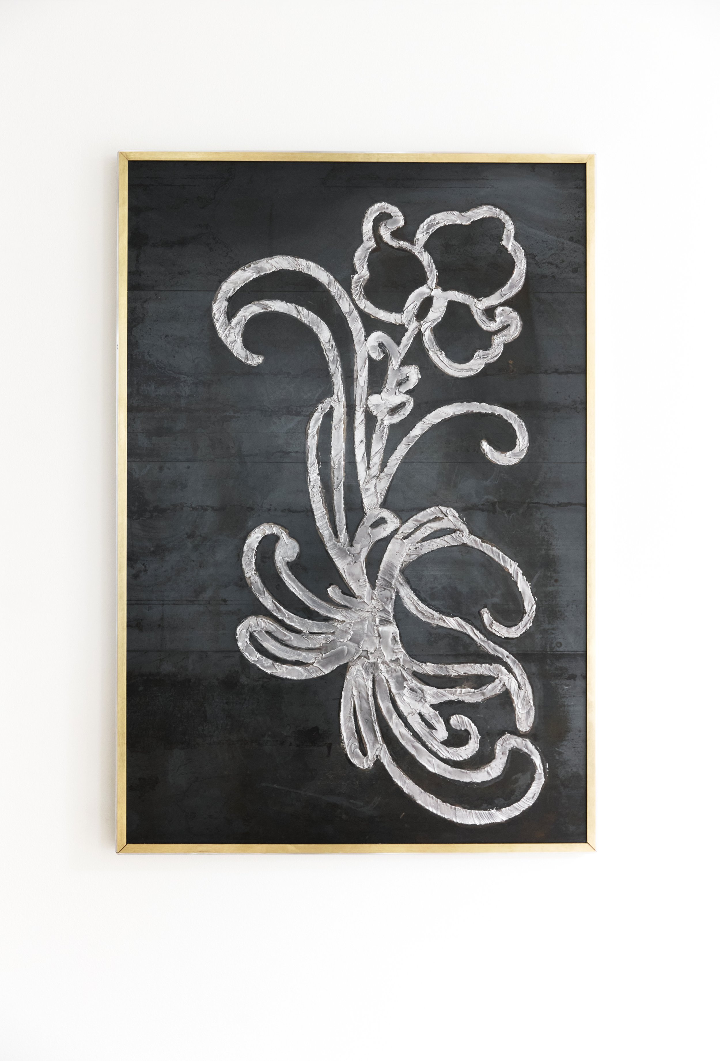   Mia Van Veen    lden i Rosen II  (2024) Hot-rolled steel, tin, brass, aluminum and acid 84 x 122.5 cm 65.000 NOK 