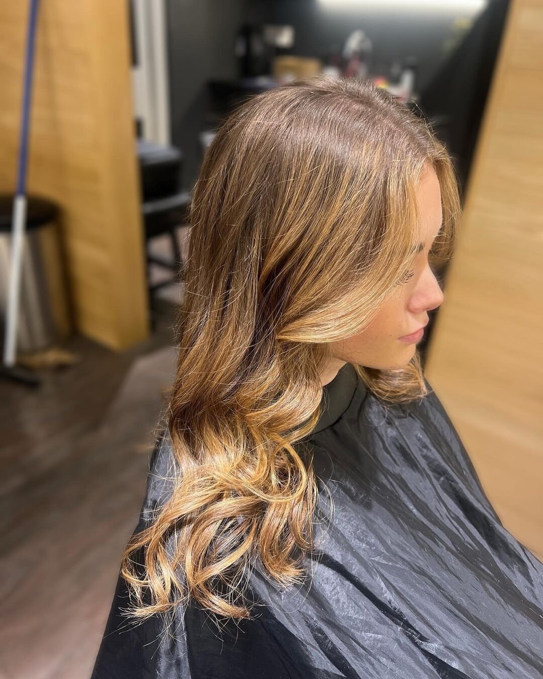 Varm balayage✨✨

#freelightswella #balayage #fris&oslash;rnorge #fris&oslash;rbergen #ramsvikfris&oslash;r#ramsviklagunen @ramsviklagunen @jeanett.db