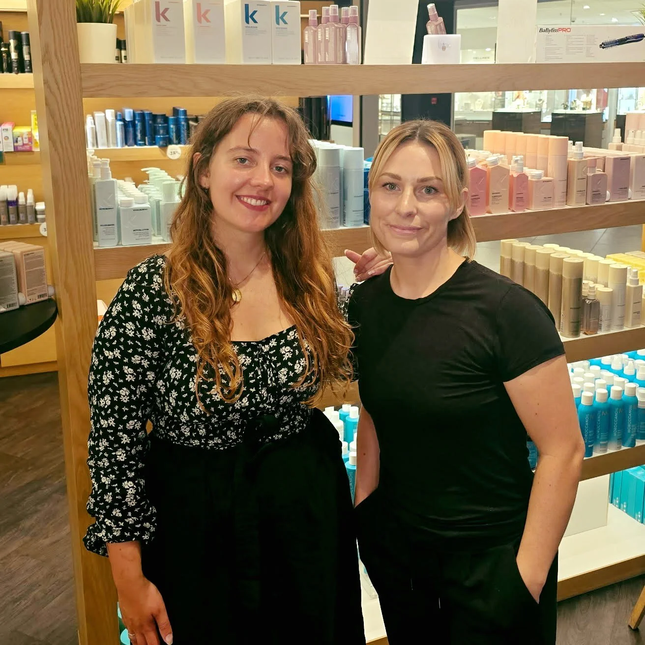 Velkommen til Henriette &amp; Emma✨
Vi er s&aring; glade for &aring; ha f&aring;tt to nye, flinke fris&oslash;rer med p&aring; laget hos Ramsvik Lagunen &ndash; og det vil vi feire sammen med deg!

Fra i dag og ut oktober f&aring;r du -25% p&aring; e